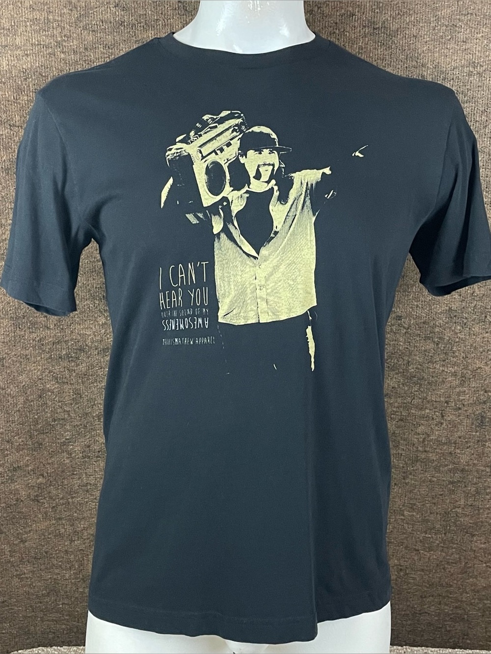 Travis Mathew Mens Medium T-Shirt Black Graphic Crew Neck Short Sleeve Golf 288